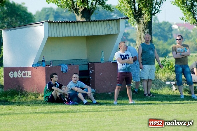 Zdjęcie w galerii na portalu naszraciborz.pl: Wojnowice z kompletem punktów. Nieudana pogoń Wichru wiadomości z regionu