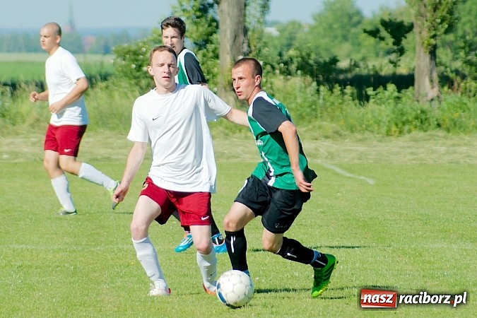 Zdjęcie w galerii na portalu naszraciborz.pl: Wojnowice z kompletem punktów. Nieudana pogoń Wichru wiadomości z regionu