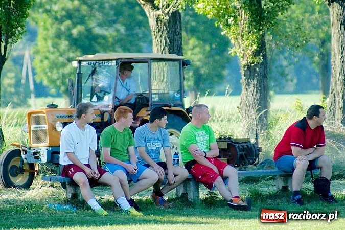Zdjęcie w galerii na portalu naszraciborz.pl: Wojnowice z kompletem punktów. Nieudana pogoń Wichru wiadomości z regionu