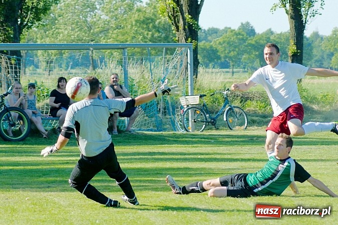 Zdjęcie w galerii na portalu naszraciborz.pl: Wojnowice z kompletem punktów. Nieudana pogoń Wichru wiadomości z regionu