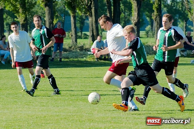Zdjęcie w galerii na portalu naszraciborz.pl: Wojnowice z kompletem punktów. Nieudana pogoń Wichru wiadomości z regionu