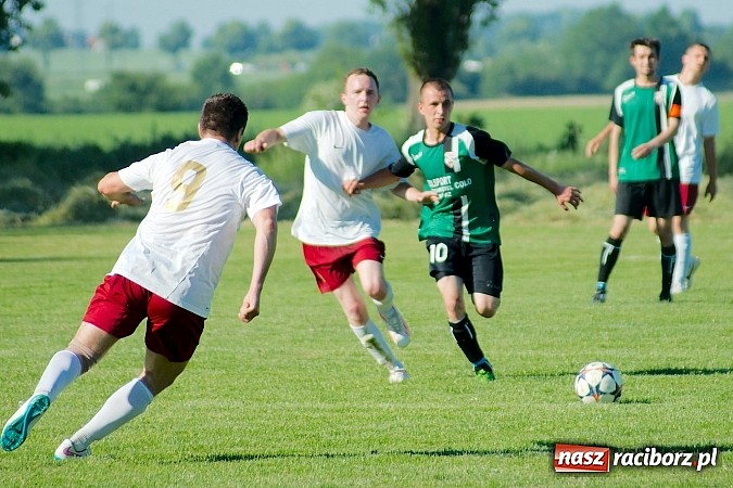 Zdjęcie w galerii na portalu naszraciborz.pl: Wojnowice z kompletem punktów. Nieudana pogoń Wichru wiadomości z regionu