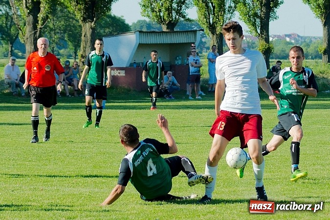 Zdjęcie w galerii na portalu naszraciborz.pl: Wojnowice z kompletem punktów. Nieudana pogoń Wichru wiadomości z regionu