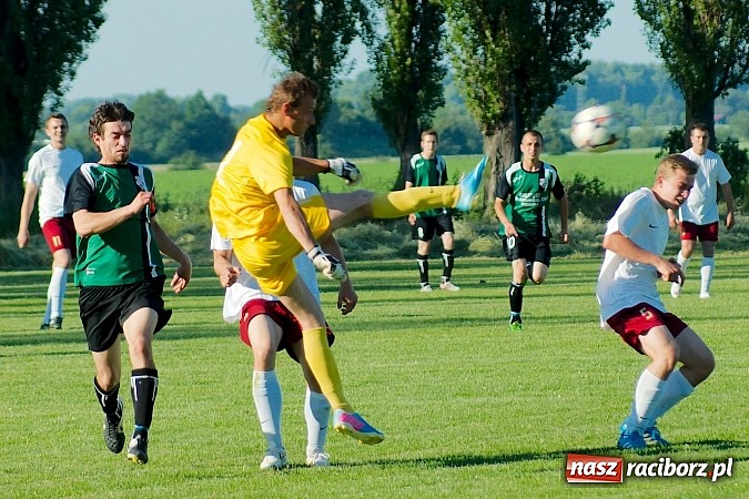 Zdjęcie w galerii na portalu naszraciborz.pl: Wojnowice z kompletem punktów. Nieudana pogoń Wichru wiadomości z regionu