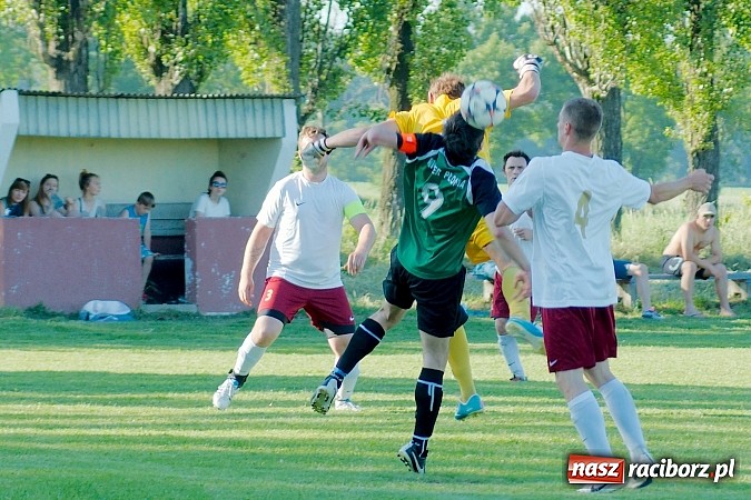 Zdjęcie w galerii na portalu naszraciborz.pl: Wojnowice z kompletem punktów. Nieudana pogoń Wichru wiadomości z regionu