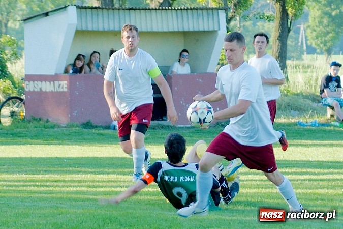 Zdjęcie w galerii na portalu naszraciborz.pl: Wojnowice z kompletem punktów. Nieudana pogoń Wichru wiadomości z regionu