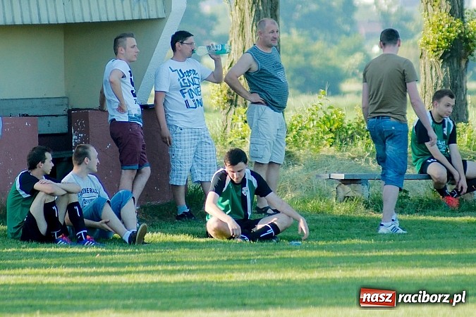 Zdjęcie w galerii na portalu naszraciborz.pl: Wojnowice z kompletem punktów. Nieudana pogoń Wichru wiadomości z regionu