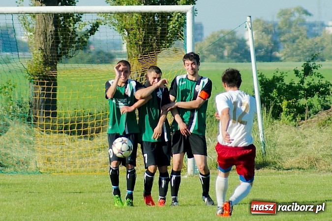 Zdjęcie w galerii na portalu naszraciborz.pl: Wojnowice z kompletem punktów. Nieudana pogoń Wichru wiadomości z regionu