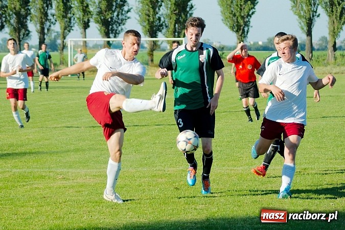 Zdjęcie w galerii na portalu naszraciborz.pl: Wojnowice z kompletem punktów. Nieudana pogoń Wichru wiadomości z regionu