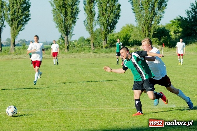 Zdjęcie w galerii na portalu naszraciborz.pl: Wojnowice z kompletem punktów. Nieudana pogoń Wichru wiadomości z regionu