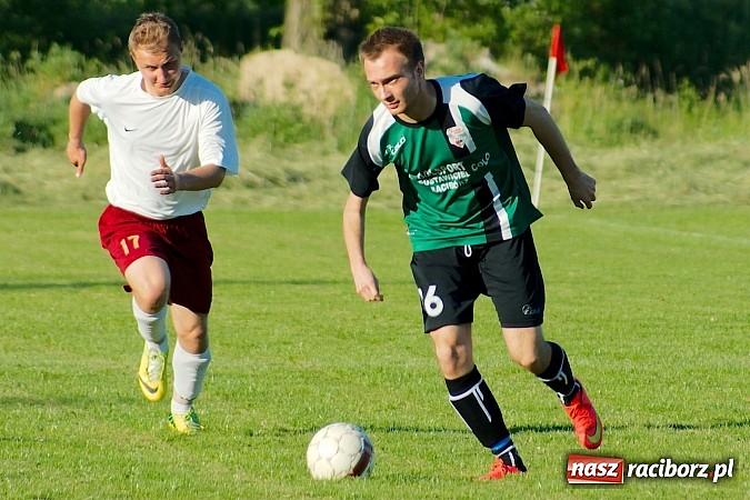 Zdjęcie w galerii na portalu naszraciborz.pl: Wojnowice z kompletem punktów. Nieudana pogoń Wichru wiadomości z regionu