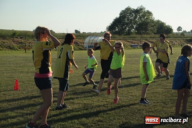 Zdjęcie w galerii na portalu naszraciborz.pl: Wojnowiccy schlagballiści zwycięzcami na festynie z okazji 110-lecia OSP Cyprzan&oacute;w wiadomości z regionu