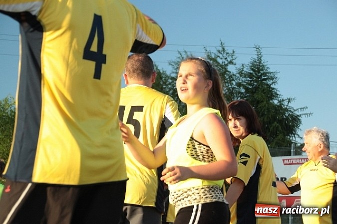 Zdjęcie w galerii na portalu naszraciborz.pl: Wojnowiccy schlagballiści zwycięzcami na festynie z okazji 110-lecia OSP Cyprzan&oacute;w wiadomości z regionu