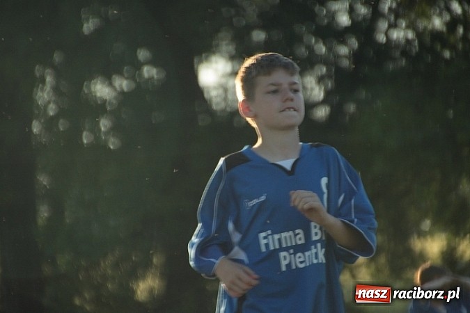 Zdjęcie w galerii na portalu naszraciborz.pl: Wojnowiccy schlagballiści zwycięzcami na festynie z okazji 110-lecia OSP Cyprzan&oacute;w wiadomości z regionu