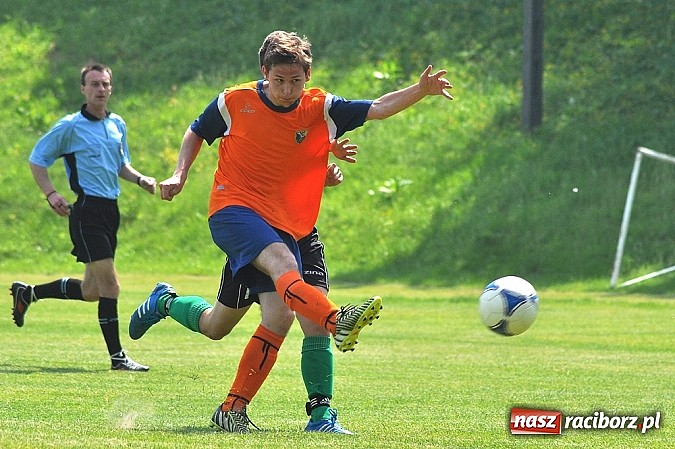 Zdjęcie w galerii na portalu naszraciborz.pl: Pewna wygrana juniorów Gamowa wiadomości z regionu