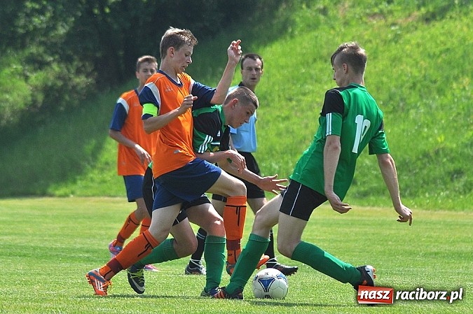 Zdjęcie w galerii na portalu naszraciborz.pl: Pewna wygrana juniorów Gamowa wiadomości z regionu