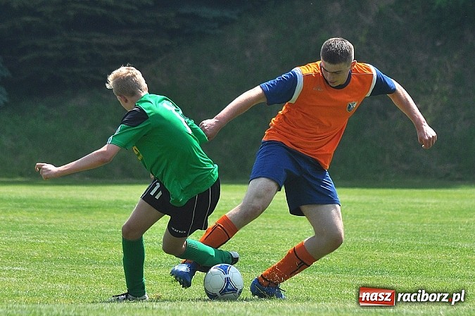 Zdjęcie w galerii na portalu naszraciborz.pl: Pewna wygrana juniorów Gamowa wiadomości z regionu