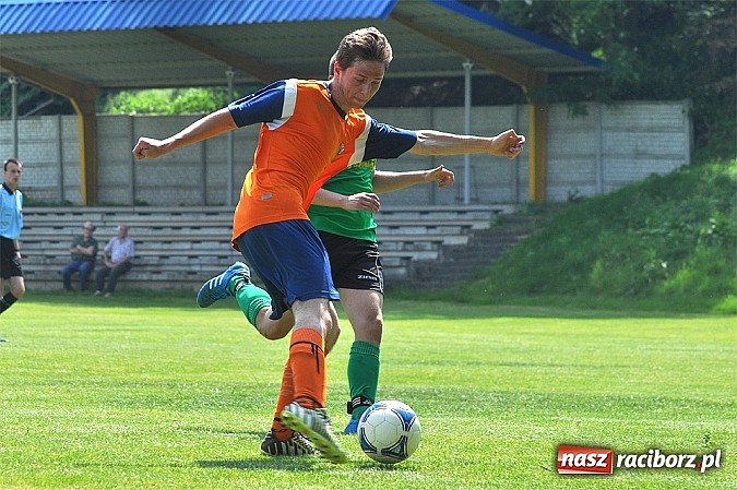 Zdjęcie w galerii na portalu naszraciborz.pl: Pewna wygrana juniorów Gamowa wiadomości z regionu