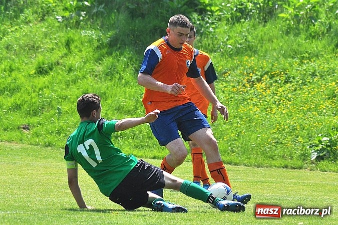 Zdjęcie w galerii na portalu naszraciborz.pl: Pewna wygrana juniorów Gamowa wiadomości z regionu