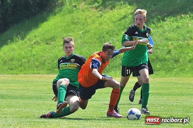 Zdjęcie w galerii na portalu naszraciborz.pl: Pewna wygrana juniorów Gamowa wiadomości z regionu