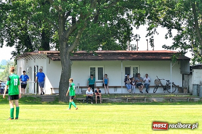 Zdjęcie w galerii na portalu naszraciborz.pl: Pewna wygrana juniorów Gamowa wiadomości z regionu