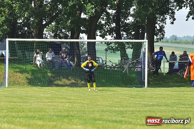 Zdjęcie w galerii na portalu naszraciborz.pl: Pewna wygrana juniorów Gamowa wiadomości z regionu