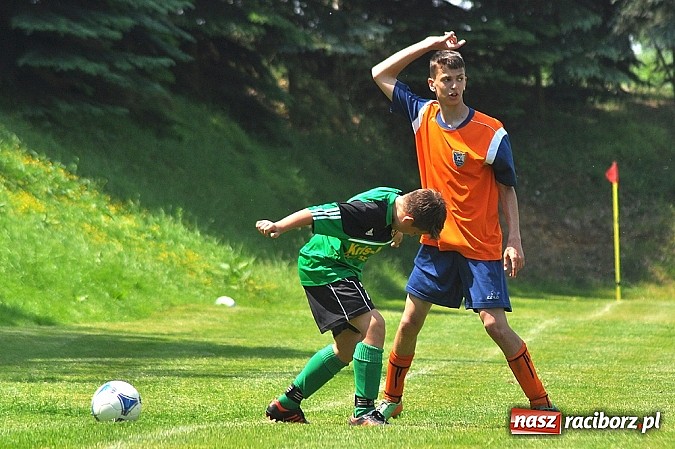 Zdjęcie w galerii na portalu naszraciborz.pl: Pewna wygrana juniorów Gamowa wiadomości z regionu