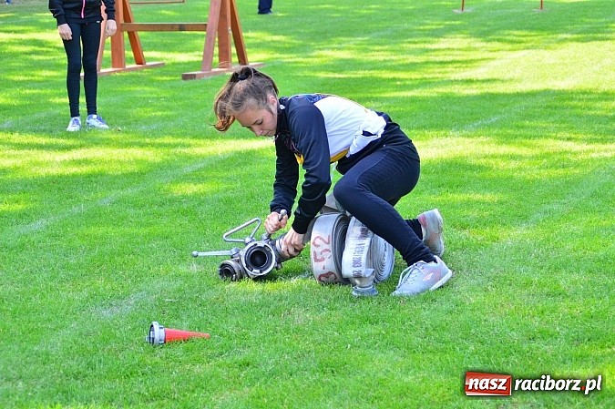 Zdjęcie w galerii na portalu naszraciborz.pl: OSP Borucin zwycięzcą zawodów wśród mężczyzn. Pietraszyn triumfuje wśród drużyn kobiecych i młodzieżówek wiadomości z regionu