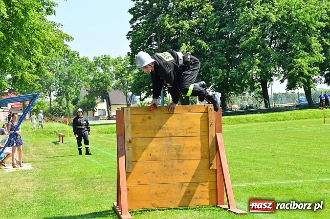 Zdjęcie w galerii na portalu naszraciborz.pl: OSP Borucin zwycięzcą zawodów wśród mężczyzn. Pietraszyn triumfuje wśród drużyn kobiecych i młodzieżówek wiadomości z regionu