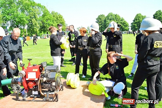 Zdjęcie w galerii na portalu naszraciborz.pl: OSP Borucin zwycięzcą zawodów wśród mężczyzn. Pietraszyn triumfuje wśród drużyn kobiecych i młodzieżówek wiadomości z regionu