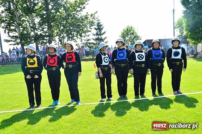 Zdjęcie w galerii na portalu naszraciborz.pl: OSP Borucin zwycięzcą zawodów wśród mężczyzn. Pietraszyn triumfuje wśród drużyn kobiecych i młodzieżówek wiadomości z regionu