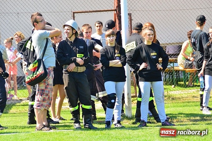 Zdjęcie w galerii na portalu naszraciborz.pl: OSP Borucin zwycięzcą zawodów wśród mężczyzn. Pietraszyn triumfuje wśród drużyn kobiecych i młodzieżówek wiadomości z regionu
