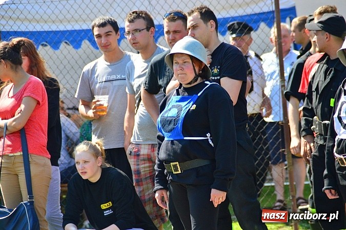 Zdjęcie w galerii na portalu naszraciborz.pl: OSP Borucin zwycięzcą zawodów wśród mężczyzn. Pietraszyn triumfuje wśród drużyn kobiecych i młodzieżówek wiadomości z regionu