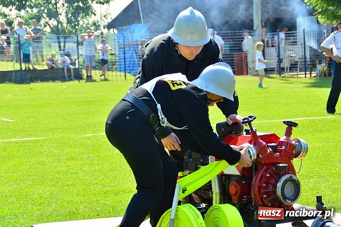 Zdjęcie w galerii na portalu naszraciborz.pl: OSP Borucin zwycięzcą zawodów wśród mężczyzn. Pietraszyn triumfuje wśród drużyn kobiecych i młodzieżówek wiadomości z regionu