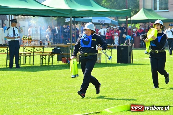 Zdjęcie w galerii na portalu naszraciborz.pl: OSP Borucin zwycięzcą zawodów wśród mężczyzn. Pietraszyn triumfuje wśród drużyn kobiecych i młodzieżówek wiadomości z regionu