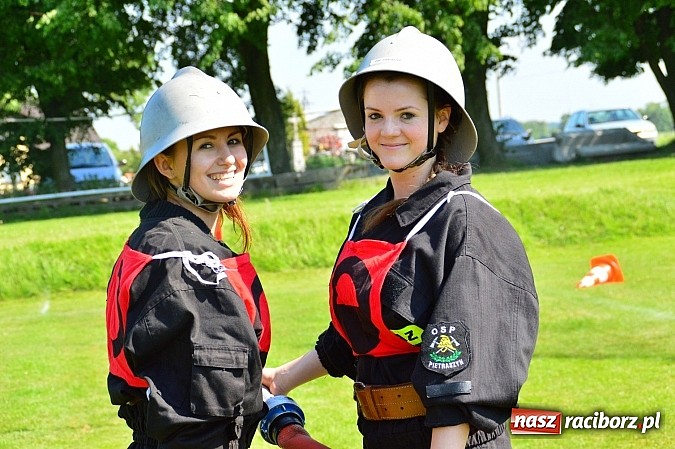 Zdjęcie w galerii na portalu naszraciborz.pl: OSP Borucin zwycięzcą zawodów wśród mężczyzn. Pietraszyn triumfuje wśród drużyn kobiecych i młodzieżówek wiadomości z regionu