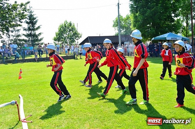 Zdjęcie w galerii na portalu naszraciborz.pl: OSP Borucin zwycięzcą zawodów wśród mężczyzn. Pietraszyn triumfuje wśród drużyn kobiecych i młodzieżówek wiadomości z regionu
