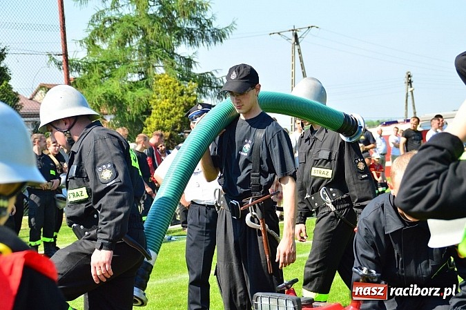 Zdjęcie w galerii na portalu naszraciborz.pl: OSP Borucin zwycięzcą zawodów wśród mężczyzn. Pietraszyn triumfuje wśród drużyn kobiecych i młodzieżówek wiadomości z regionu