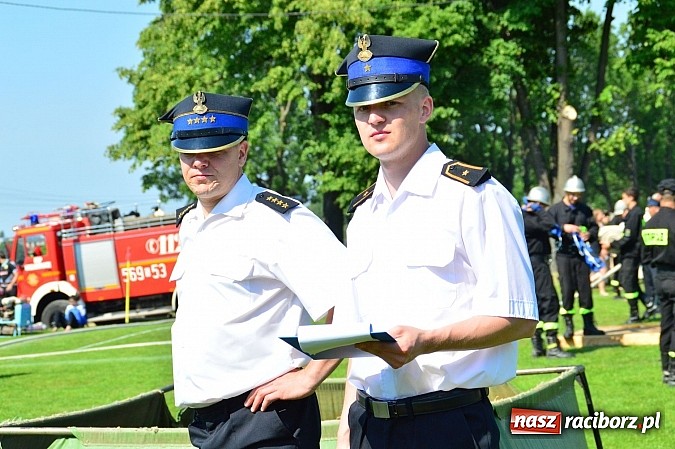 Zdjęcie w galerii na portalu naszraciborz.pl: OSP Borucin zwycięzcą zawodów wśród mężczyzn. Pietraszyn triumfuje wśród drużyn kobiecych i młodzieżówek wiadomości z regionu