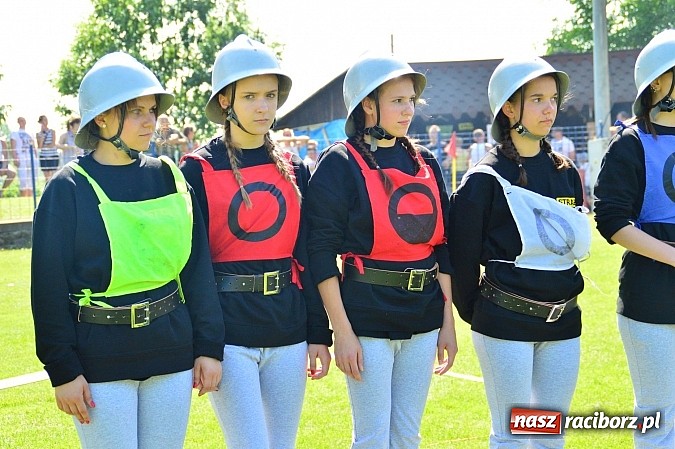 Zdjęcie w galerii na portalu naszraciborz.pl: OSP Borucin zwycięzcą zawodów wśród mężczyzn. Pietraszyn triumfuje wśród drużyn kobiecych i młodzieżówek wiadomości z regionu