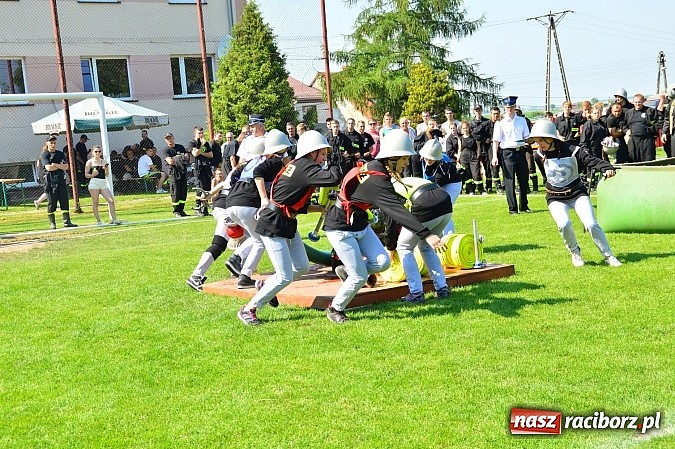 Zdjęcie w galerii na portalu naszraciborz.pl: OSP Borucin zwycięzcą zawodów wśród mężczyzn. Pietraszyn triumfuje wśród drużyn kobiecych i młodzieżówek wiadomości z regionu