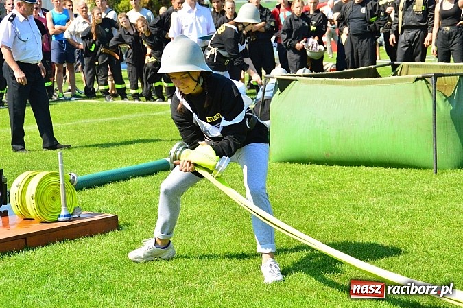 Zdjęcie w galerii na portalu naszraciborz.pl: OSP Borucin zwycięzcą zawodów wśród mężczyzn. Pietraszyn triumfuje wśród drużyn kobiecych i młodzieżówek wiadomości z regionu