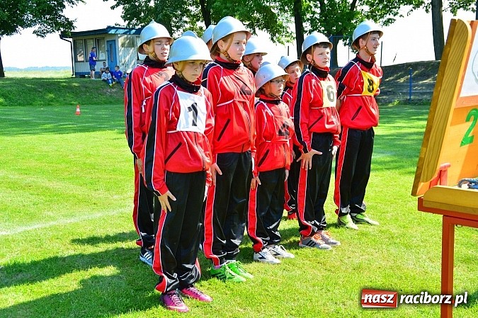 Zdjęcie w galerii na portalu naszraciborz.pl: OSP Borucin zwycięzcą zawodów wśród mężczyzn. Pietraszyn triumfuje wśród drużyn kobiecych i młodzieżówek wiadomości z regionu