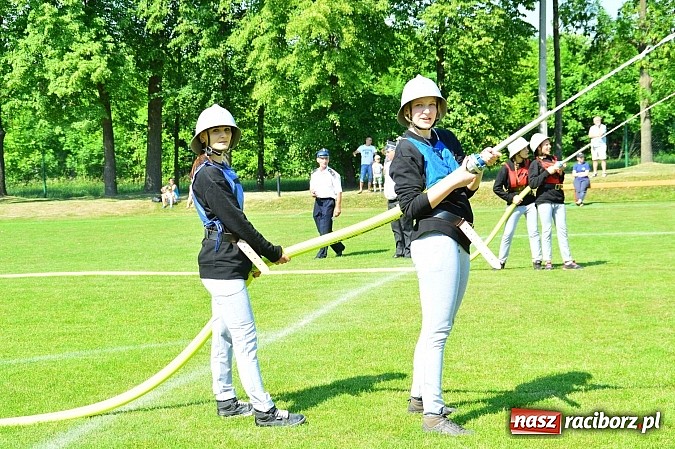 Zdjęcie w galerii na portalu naszraciborz.pl: OSP Borucin zwycięzcą zawodów wśród mężczyzn. Pietraszyn triumfuje wśród drużyn kobiecych i młodzieżówek wiadomości z regionu