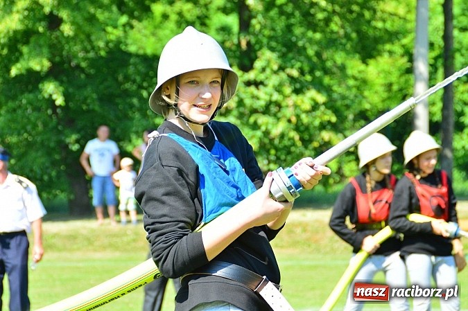 Zdjęcie w galerii na portalu naszraciborz.pl: OSP Borucin zwycięzcą zawodów wśród mężczyzn. Pietraszyn triumfuje wśród drużyn kobiecych i młodzieżówek wiadomości z regionu