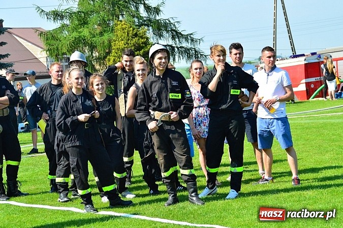 Zdjęcie w galerii na portalu naszraciborz.pl: OSP Borucin zwycięzcą zawodów wśród mężczyzn. Pietraszyn triumfuje wśród drużyn kobiecych i młodzieżówek wiadomości z regionu