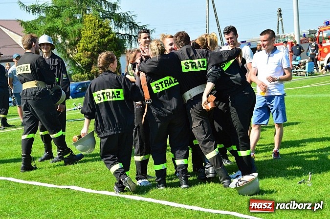 Zdjęcie w galerii na portalu naszraciborz.pl: OSP Borucin zwycięzcą zawodów wśród mężczyzn. Pietraszyn triumfuje wśród drużyn kobiecych i młodzieżówek wiadomości z regionu