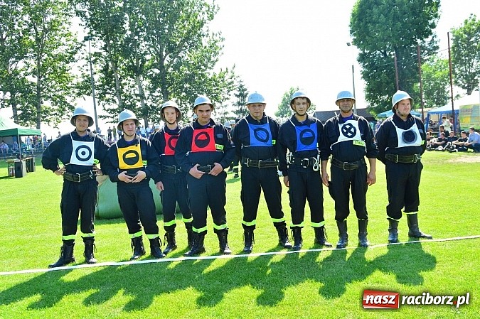 Zdjęcie w galerii na portalu naszraciborz.pl: OSP Borucin zwycięzcą zawodów wśród mężczyzn. Pietraszyn triumfuje wśród drużyn kobiecych i młodzieżówek wiadomości z regionu