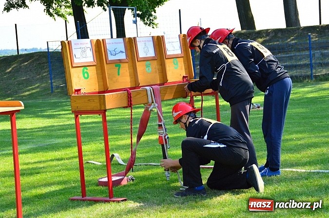Zdjęcie w galerii na portalu naszraciborz.pl: OSP Borucin zwycięzcą zawodów wśród mężczyzn. Pietraszyn triumfuje wśród drużyn kobiecych i młodzieżówek wiadomości z regionu