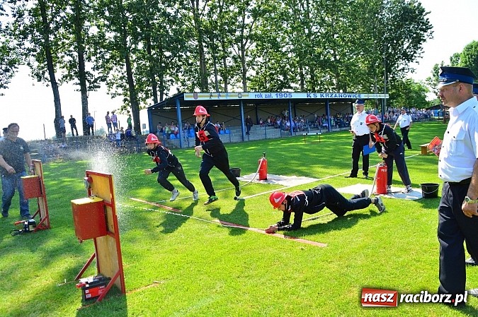 Zdjęcie w galerii na portalu naszraciborz.pl: OSP Borucin zwycięzcą zawodów wśród mężczyzn. Pietraszyn triumfuje wśród drużyn kobiecych i młodzieżówek wiadomości z regionu